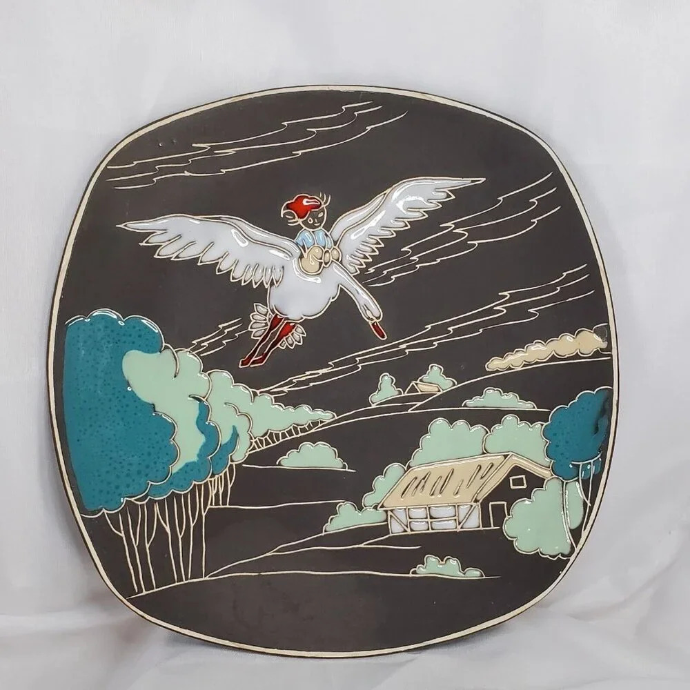Norwegian Pottery Folk Art Black Plate Handmade NORWAY signed Nilo Holgerson 734
